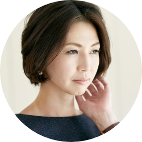 白髪でお悩みの女性のイメージ画像