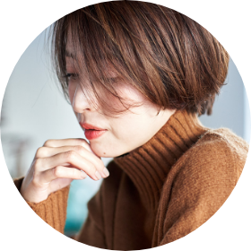 白髪でお悩みの女性のイメージ画像
