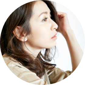 白髪でお悩みの女性のイメージ画像